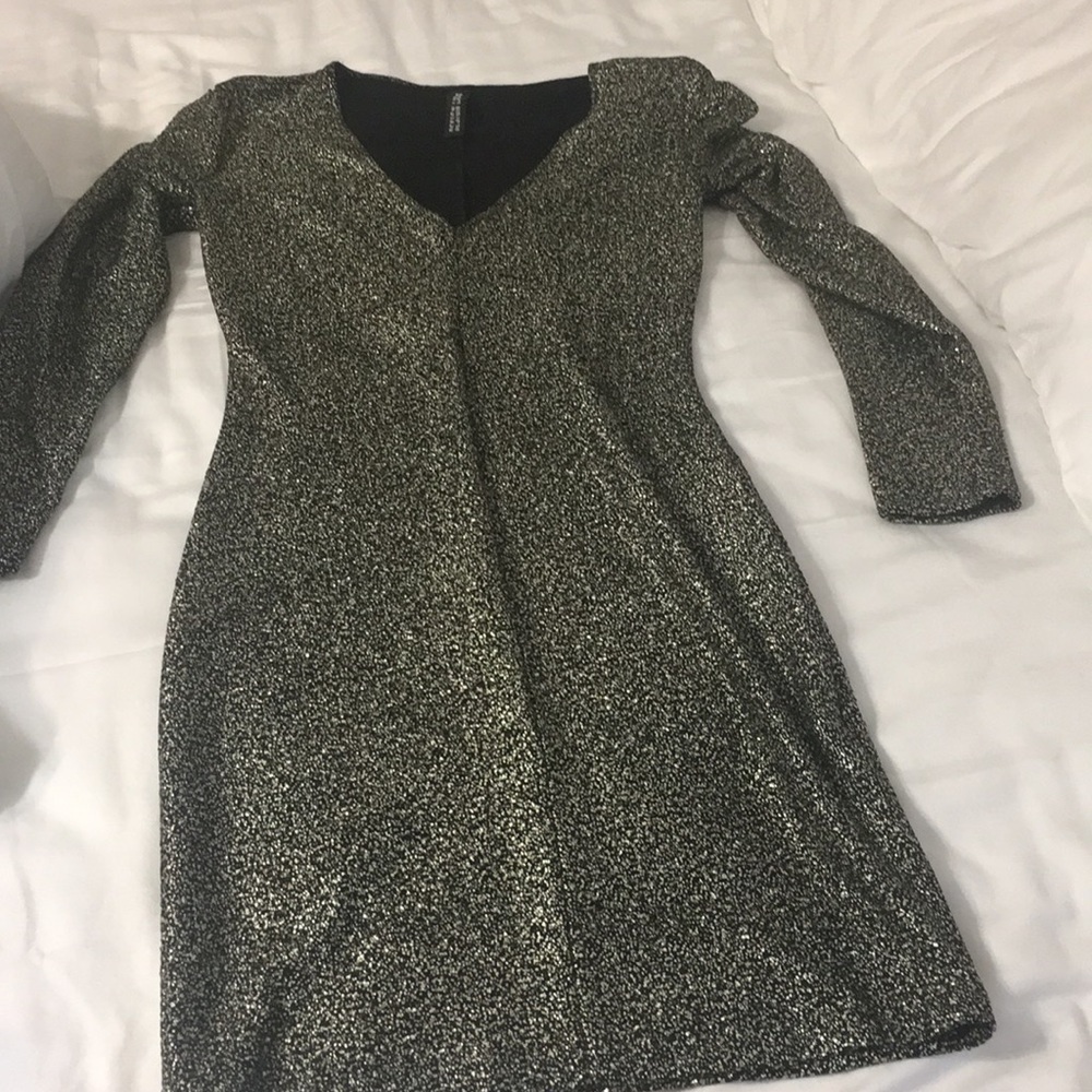 TIGHT GOLD AND BLACK MINI DRESS